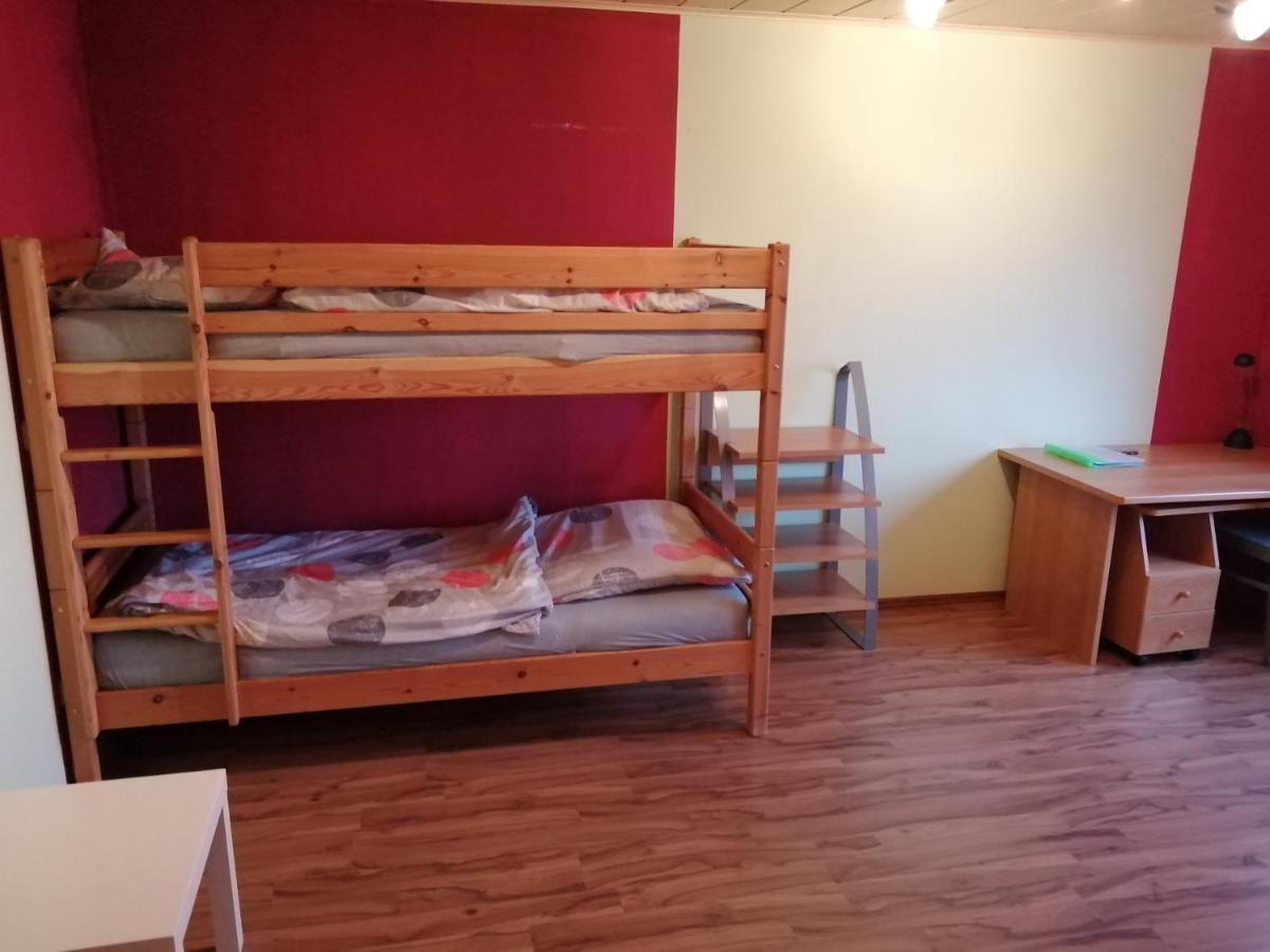 Moderne Ganze Ferienwohnung 1Km Zum Funpark Und Nur 15 Minuten Nach Nuernberg Цирндорф Экстерьер фото