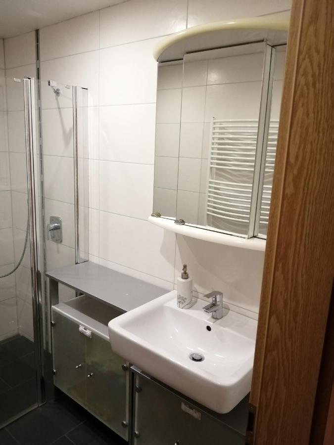 Moderne Ganze Ferienwohnung 1Km Zum Funpark Und Nur 15 Minuten Nach Nuernberg Цирндорф Экстерьер фото