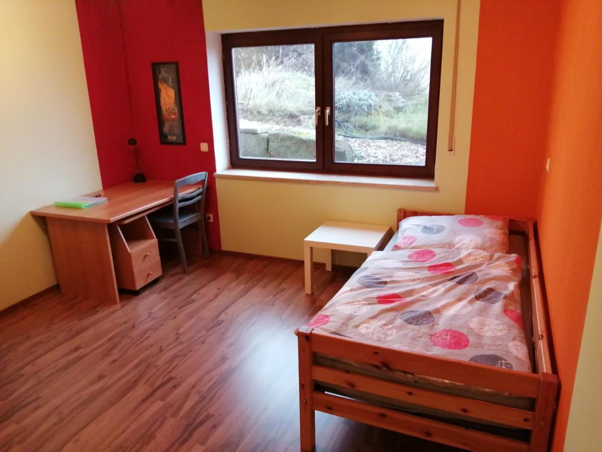 Moderne Ganze Ferienwohnung 1Km Zum Funpark Und Nur 15 Minuten Nach Nuernberg Цирндорф Экстерьер фото