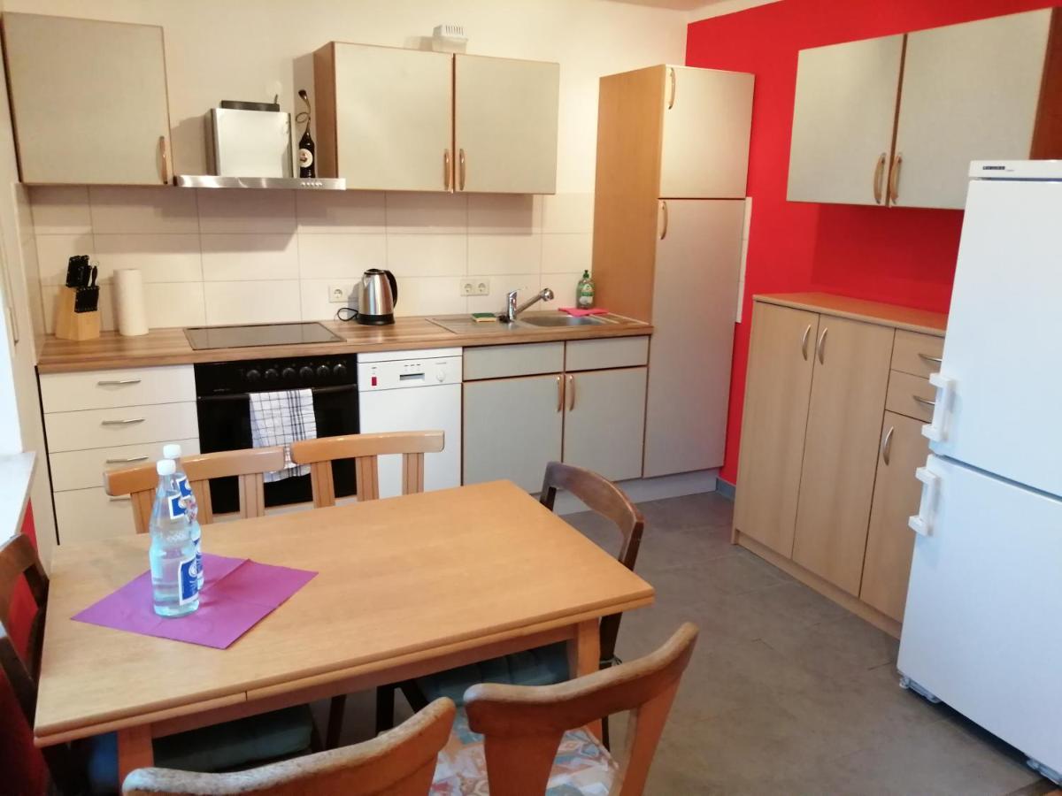 Moderne Ganze Ferienwohnung 1Km Zum Funpark Und Nur 15 Minuten Nach Nuernberg Цирндорф Экстерьер фото