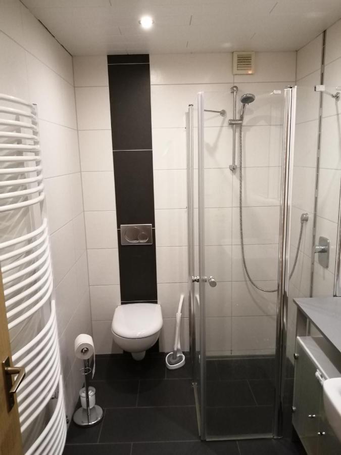 Moderne Ganze Ferienwohnung 1Km Zum Funpark Und Nur 15 Minuten Nach Nuernberg Цирндорф Экстерьер фото